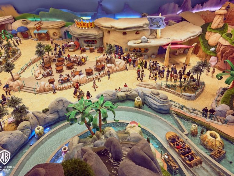 v OAE otkryilsya Warner Bros World 04