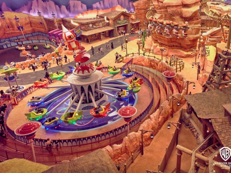 v OAE otkryilsya Warner Bros World 08