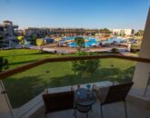 вид на бассейн в отеле Royal Albatros Moderna 5*