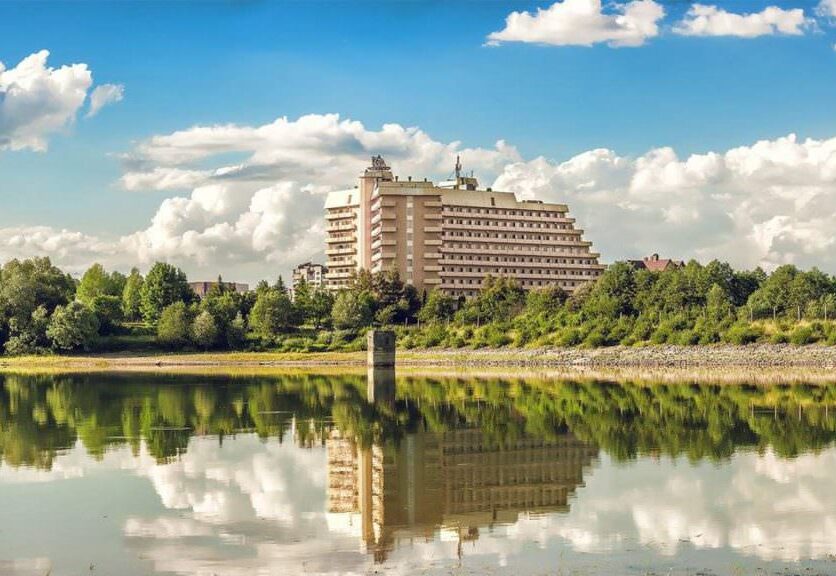 ціни на відпочинок в санаторії Карпати 4* в Трускавці, Україна