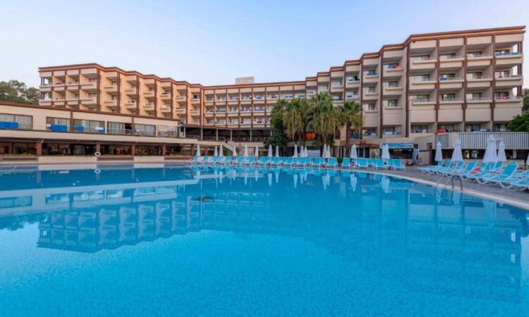 Amara Family Resort main pool